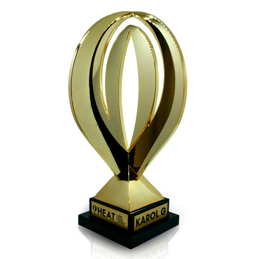 Trofeo fundido en bronce con baño en oro